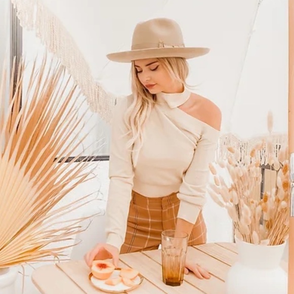 CAMILA COHELO X REVOLVE | OFF THE SHOULDER SWEATER - Picture 7 of 8